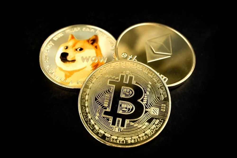 Bitcoin, XRP, Dogecoin Rebound, While Ethereum Lags Ahead Of Trump Tariff Announcements