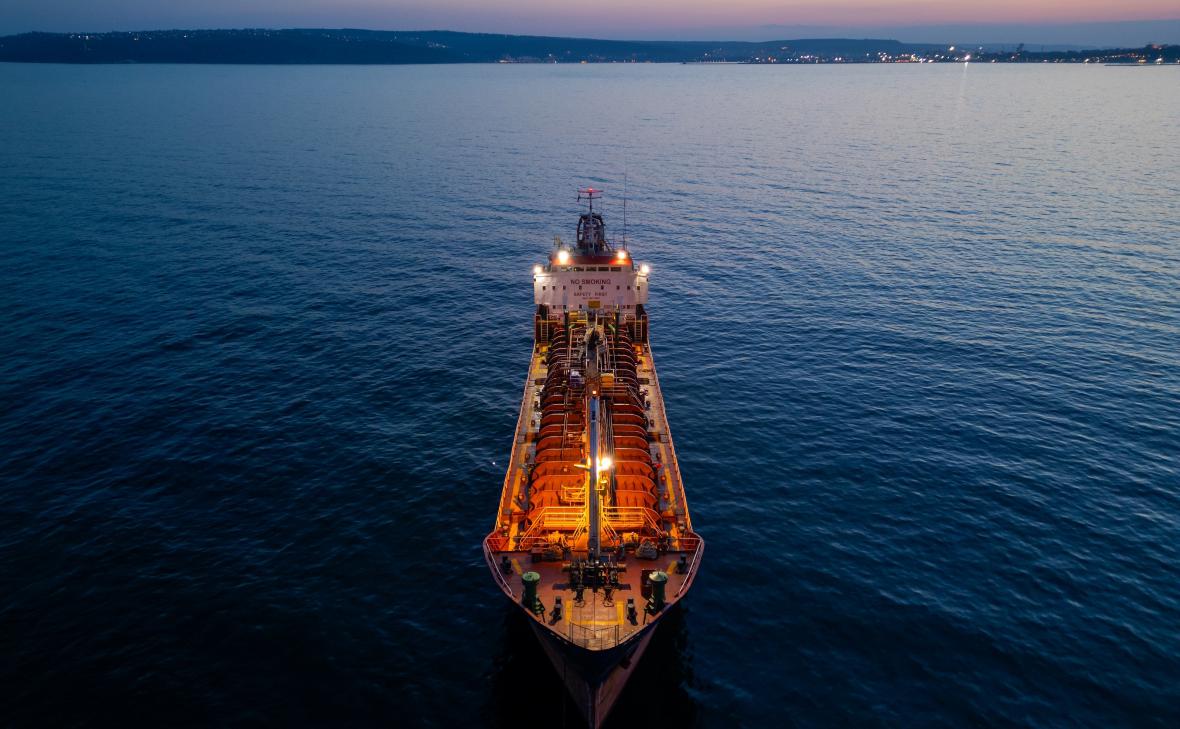 Цена нефти Brent упала почти на 4% после слов министра финансов США