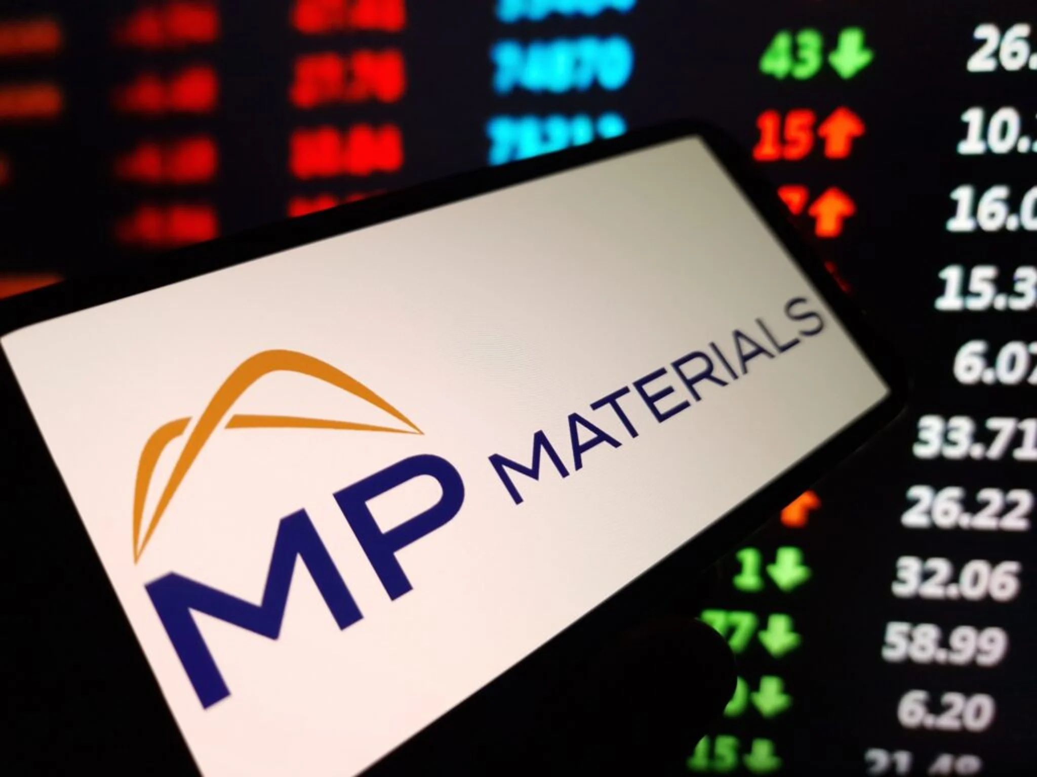 トランプのレアアースメガディールがMPマテリアルズや同業他社の株価急騰を引き起こす