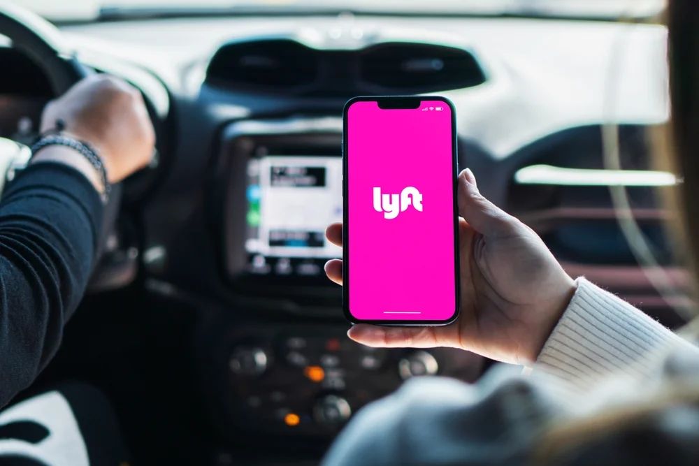 Gary Black Takes Stock Of Lyft's Record Year With 44 Million Riders As Company Plans Mobileye Robotaxis By 2026 - The Future Fund Active ETF (ARCA:FFND), Amazon.com (NASDAQ:AMZN)