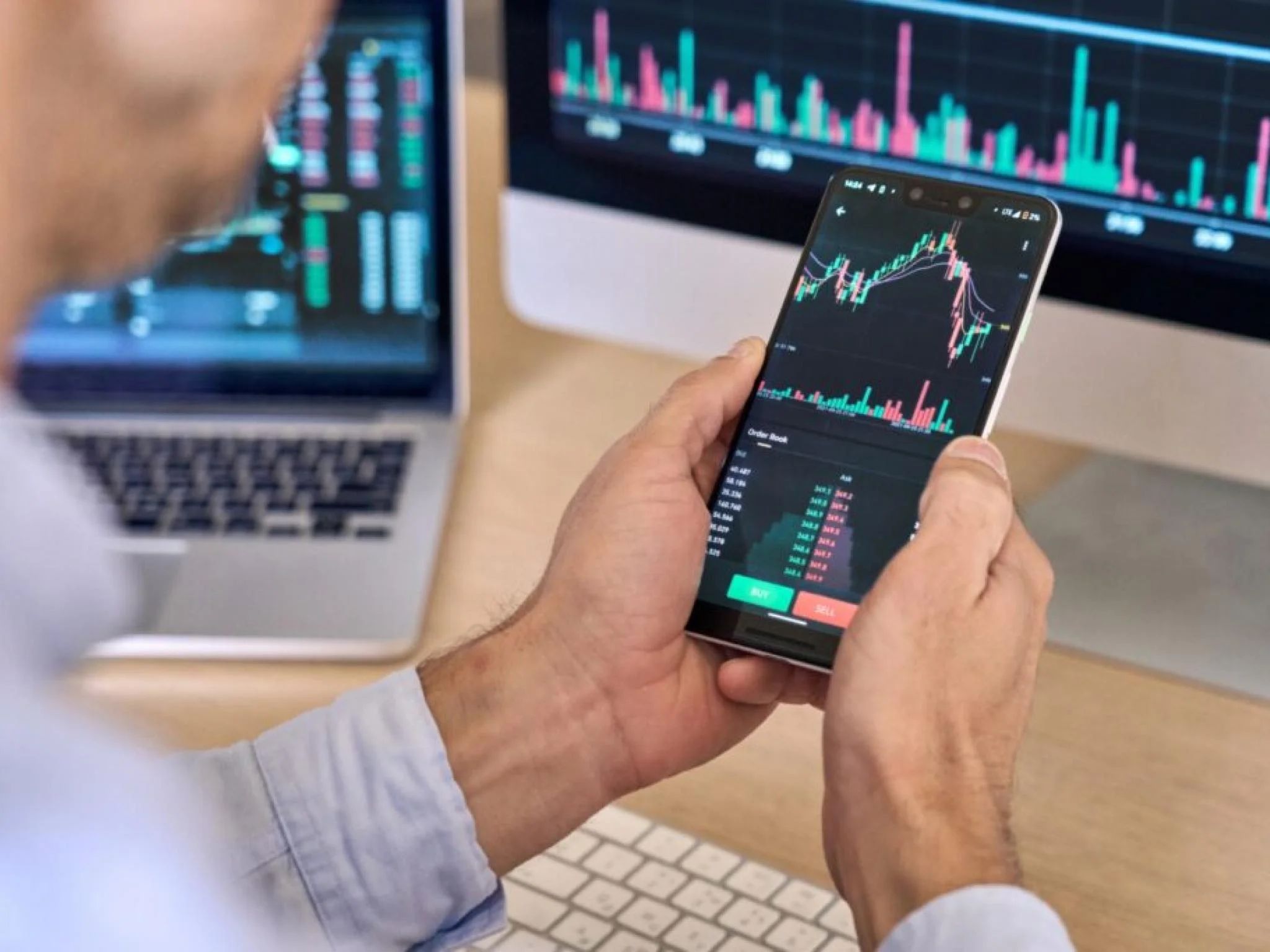 ServiceNow, Vertex Pharmaceuticals et plus encore : les "Final Trades" de CNBC | Benzinga France