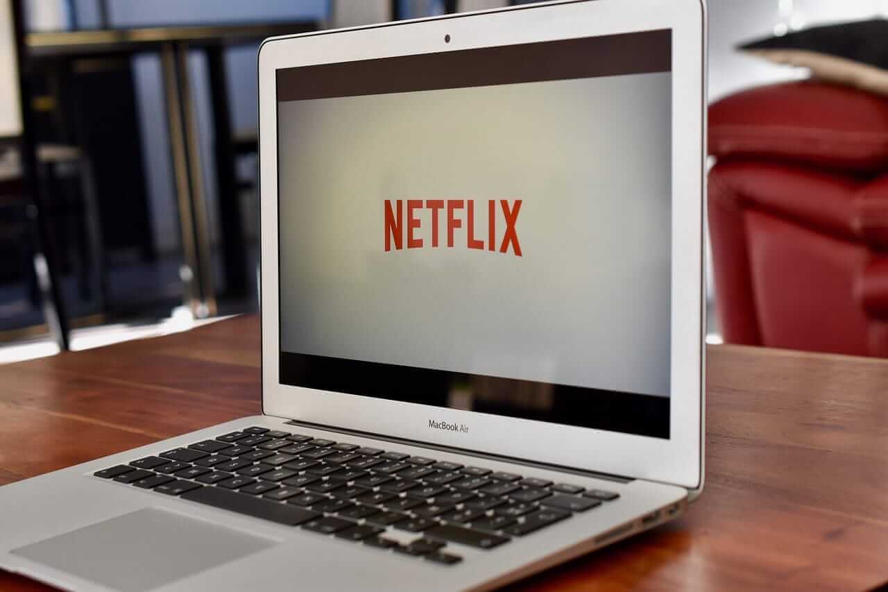 Netflix Stock Threatens to Break Below Its 50-Day MA. Should You Buy the Dip?