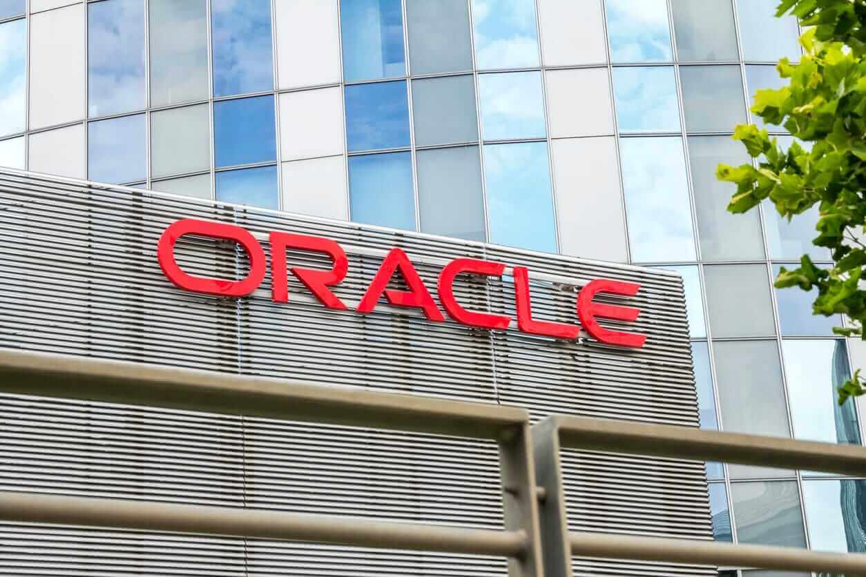Should You Chase the Rally in Oracle Stock?
