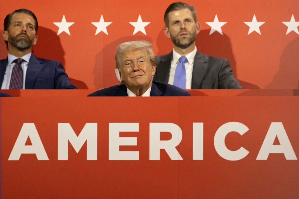 This Trump Family-Linked Boutique Investment Bank Looks All Set To Surge: Growth Score Spikes - Dominari Holdings (NASDAQ:DOMH), Tron (NASDAQ:TRON)