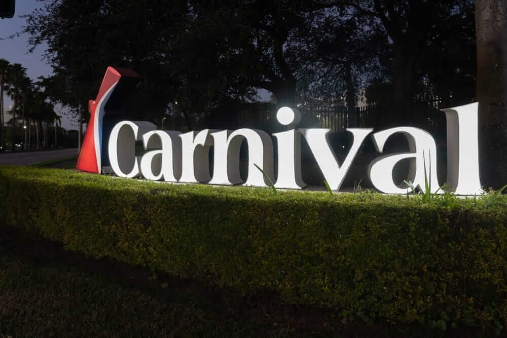 Do Wall Street Analysts Like Carnival Corporation Stock?