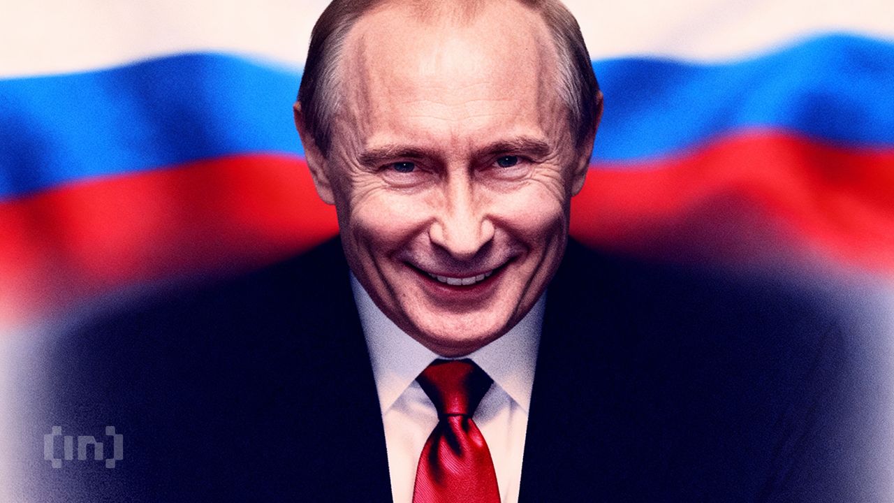 Путин на ВЭФ: инфляция снижается, экономика не остывает