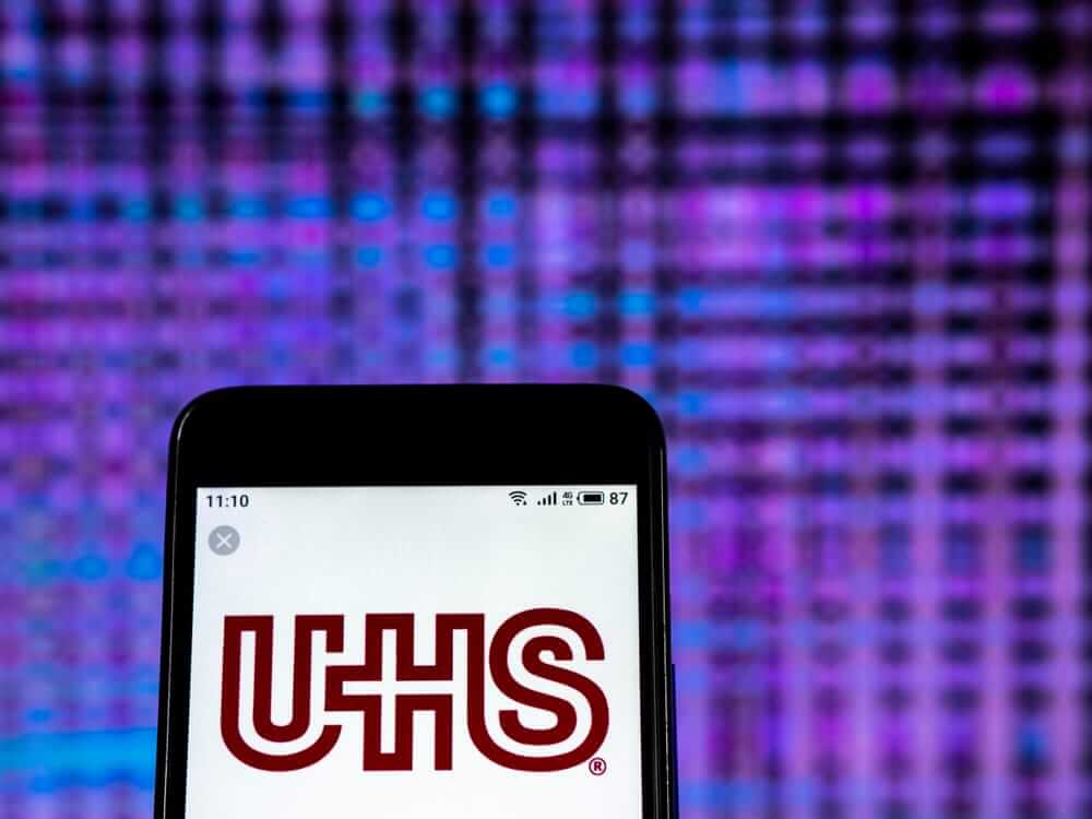 Do Wall Street Analysts Like Universal Health Services Stock?