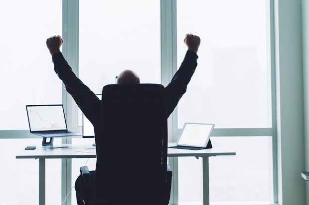 Transocean Q4 Earnings & Sales Surpass Estimates, Both Rise Y/Y