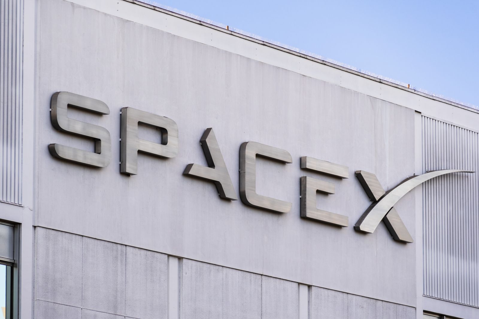 How to Play SpaceX Stock After the Elon Musk-Led Company Just Closed Its Cursor Acquisition