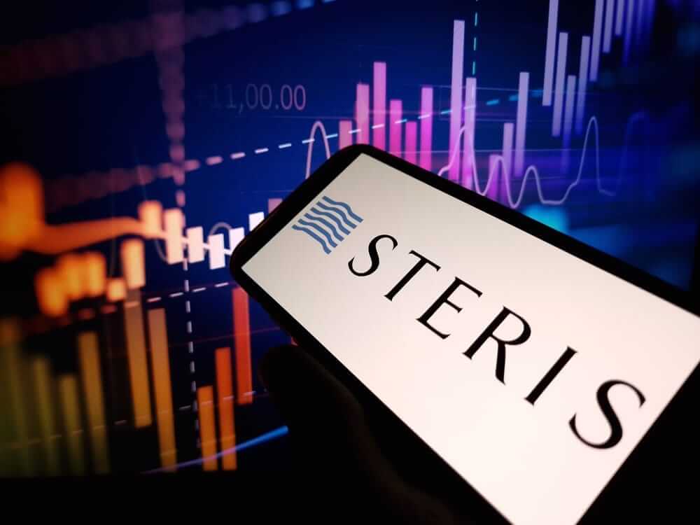 Are Wall Street Analysts Predicting STERIS Stock Will Climb or Sink?