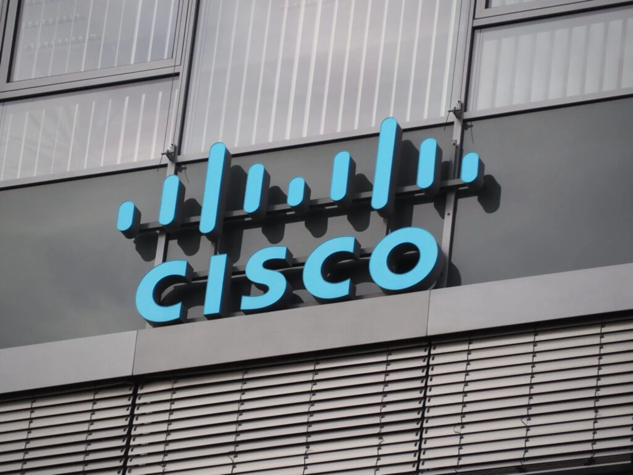 Cisco et Nvidia débloquent des déploiements plus rapides de l'IA dans les entreprises | Benzinga France