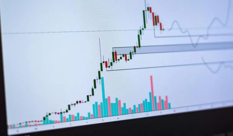 XRP Flashes Historic Rally Signal, Fueling $12 Price Speculation