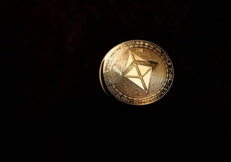 Ethereum vs Bitcoin: ¿Puede ETH recuperar sus máximos de 2021 con la adopción y rotación del mercado?