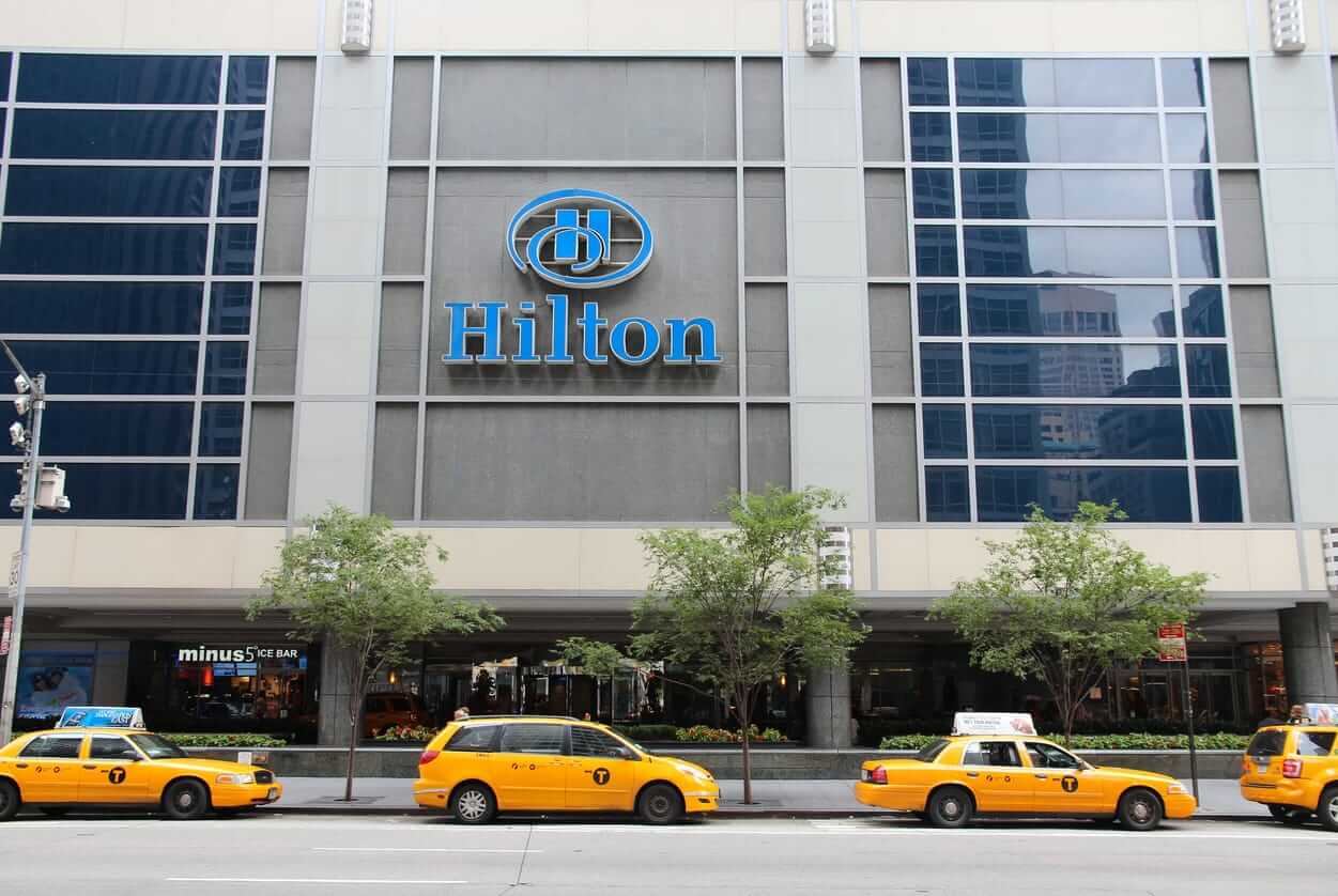 Hilton Worldwide Stock: Is HLT Outperforming the Consumer Discretionary Sector?