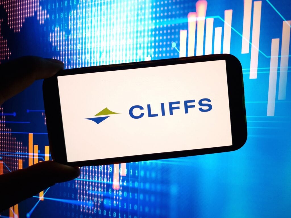 5 acciones en el foco este lunes: CLF, STLD, ATLO, WRB y CCK | Benzinga España