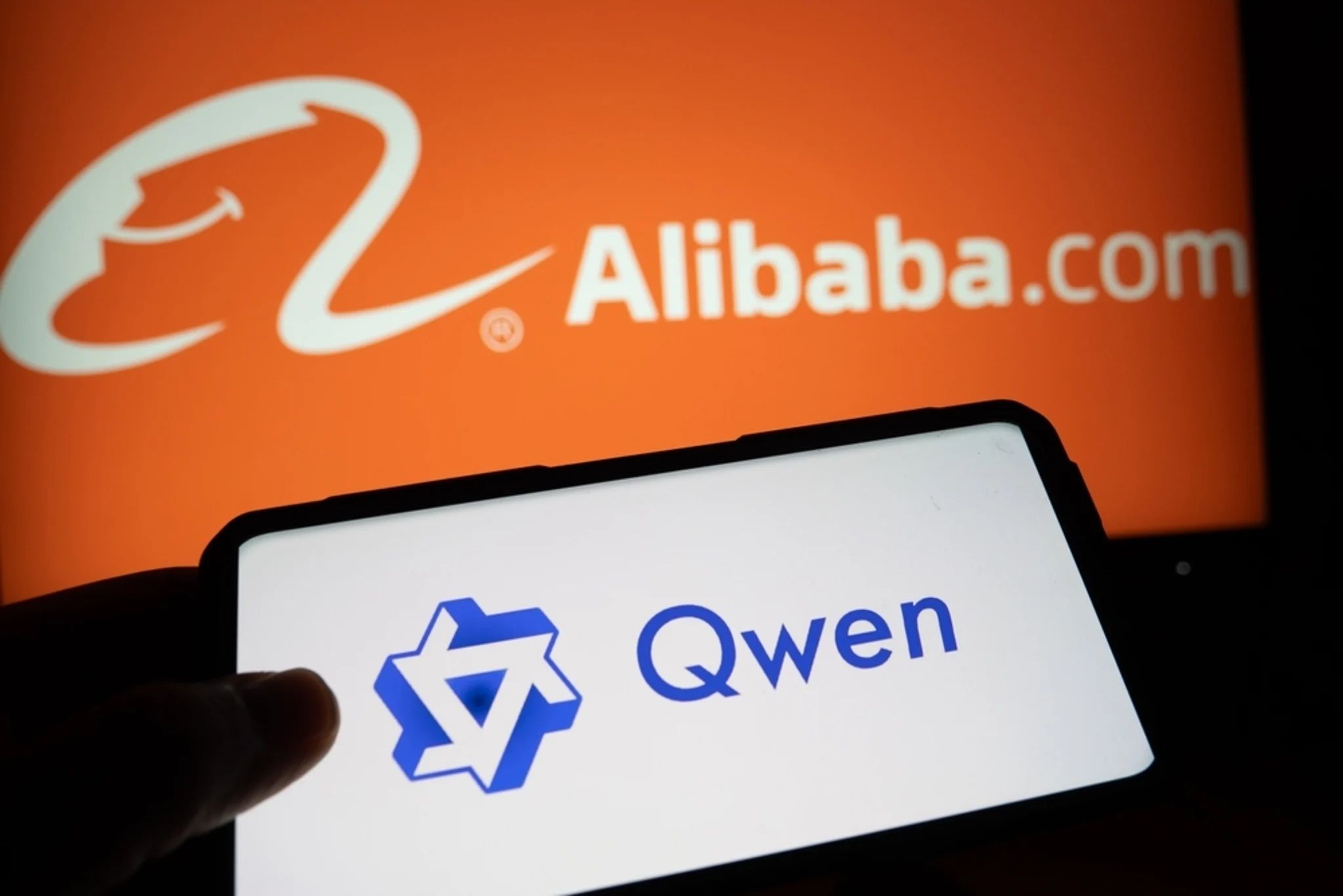 Alibaba bouleverse son leadership pour dominer le secteur de l'IA alors que le PDG Eddie Wu prend le contrôle total | Benzinga France