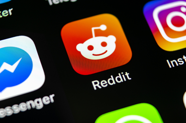 Should You Hold on to Reddit Stock Despite Its 41% Dip in YTD?
