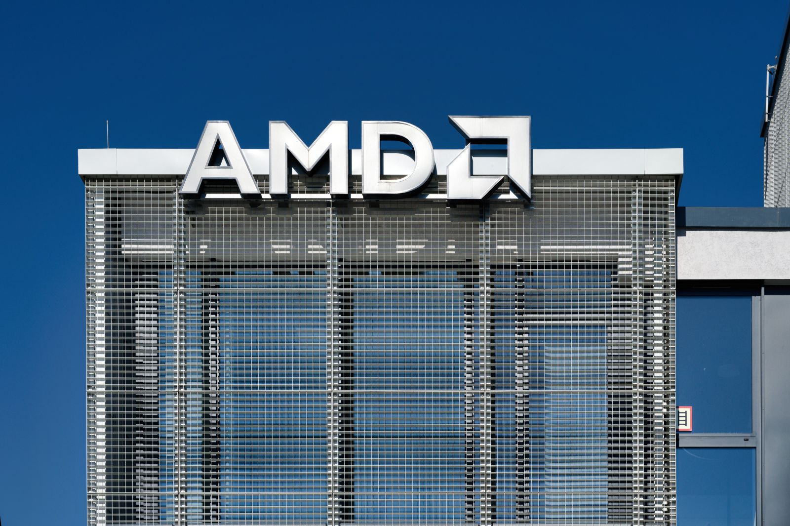 Why a New Core Scientific Deal Is a Big Win for AMD Stock