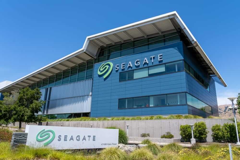 Dear Seagate Technology Stock Fans, Mark Your Calendars for April 28