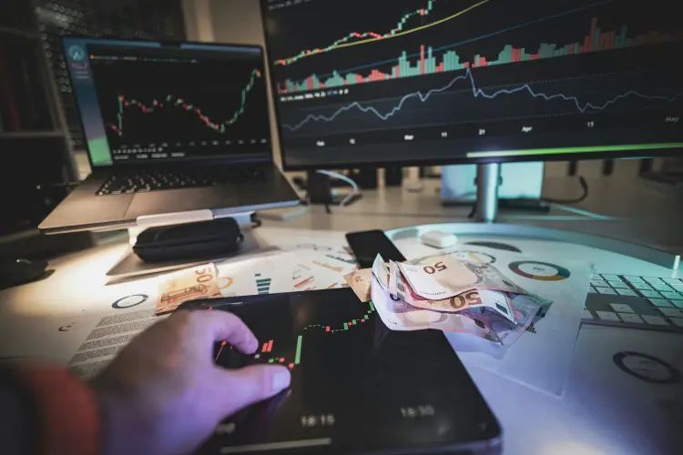 XRP Leads Massive Crypto Rally As Traders Bet Big On US Regulatory Shift