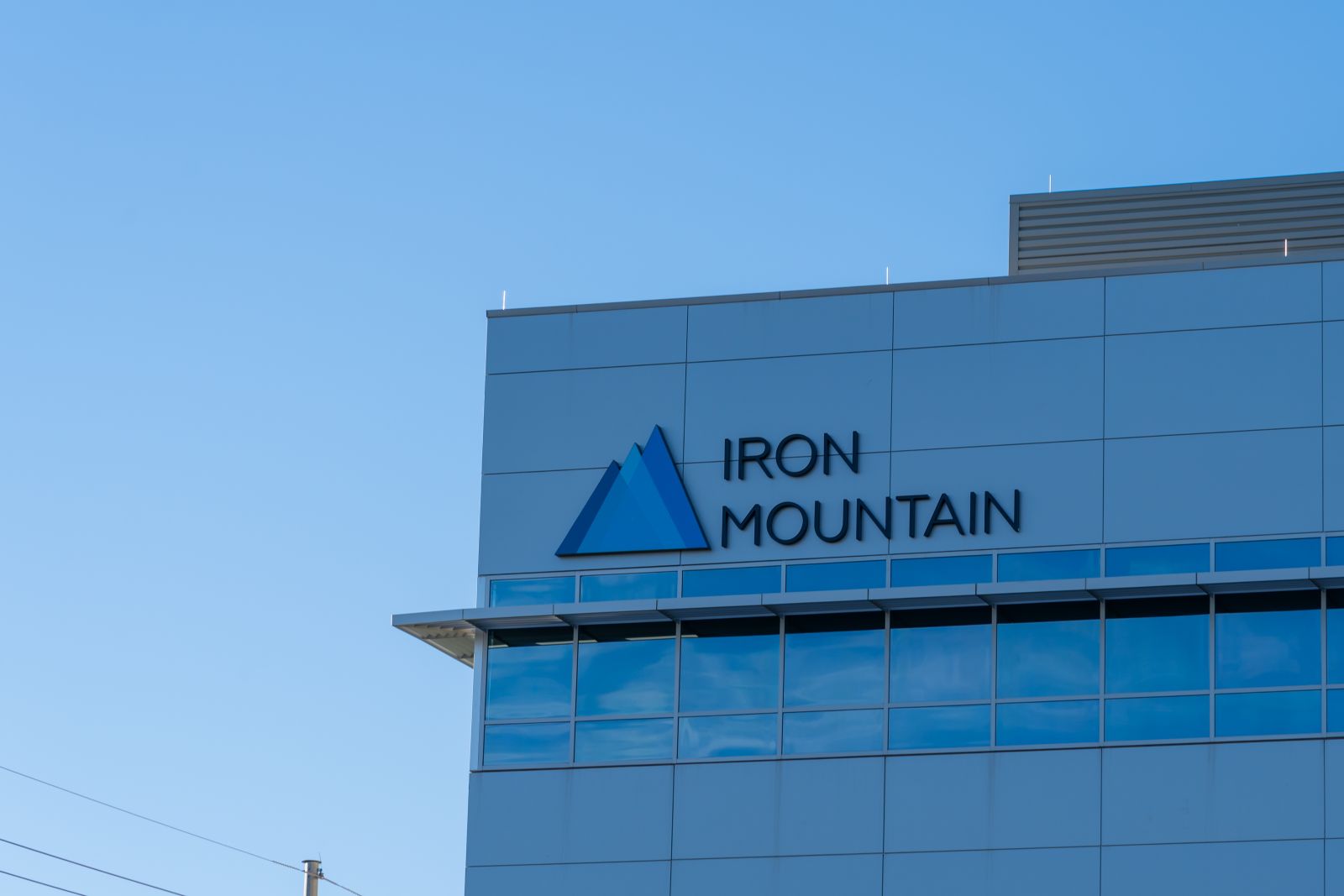 Iron Mountain Stock: Analyst Estimates & Ratings