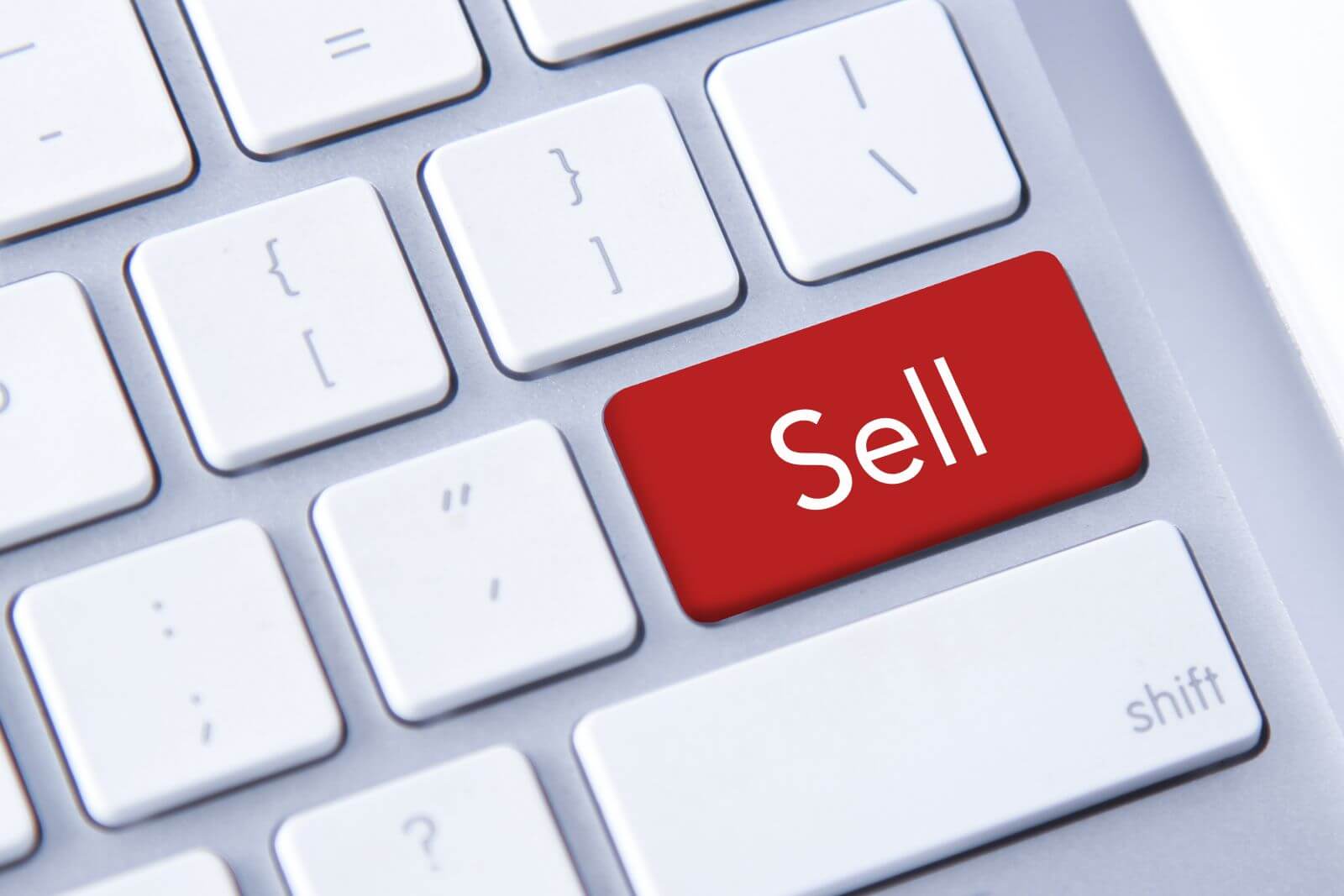 This Dividend Stock Is Facing a Perfect Storm. It Could Be the Time to Press that “Sell” Button