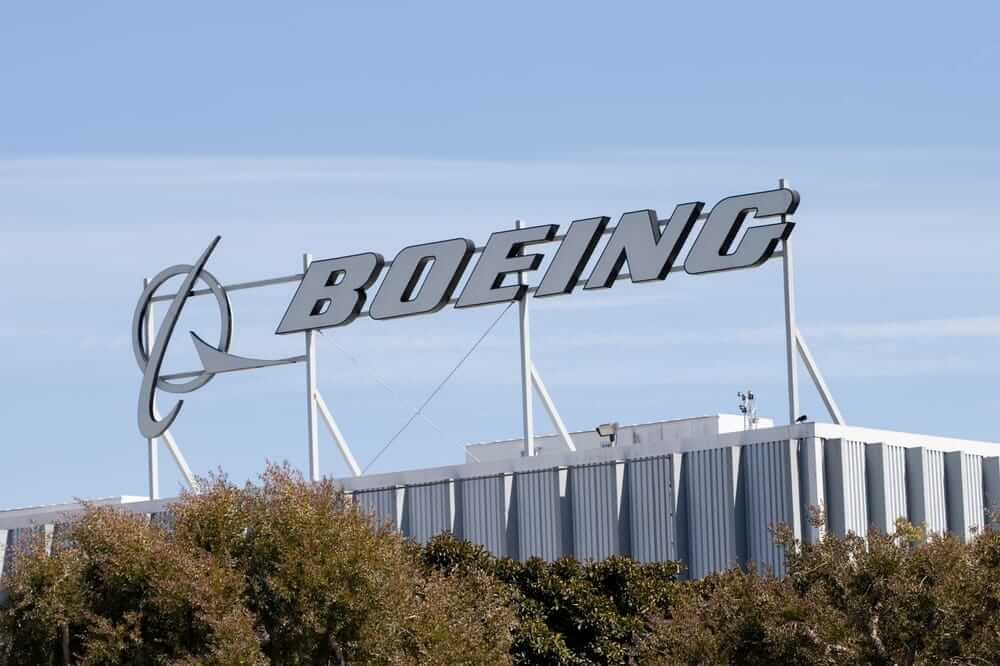Are Wall Street Analysts Predicting Boeing Stock Will Climb or Sink?