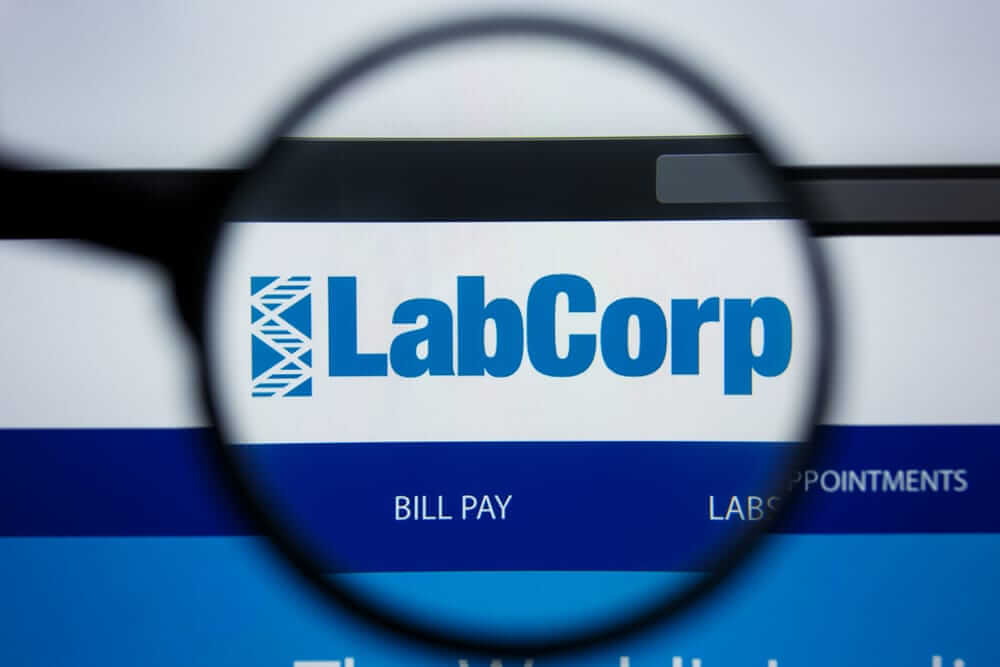 What Are Wall Street Analysts' Target Price for Labcorp Holdings Stock?