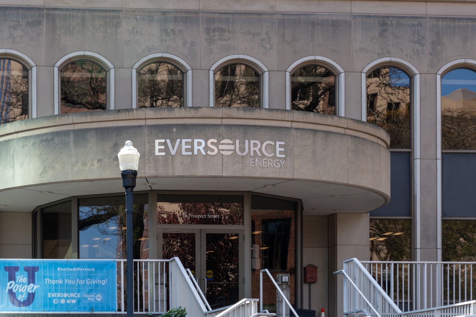 What Are Wall Street Analysts' Target Price for Eversource Energy Stock?