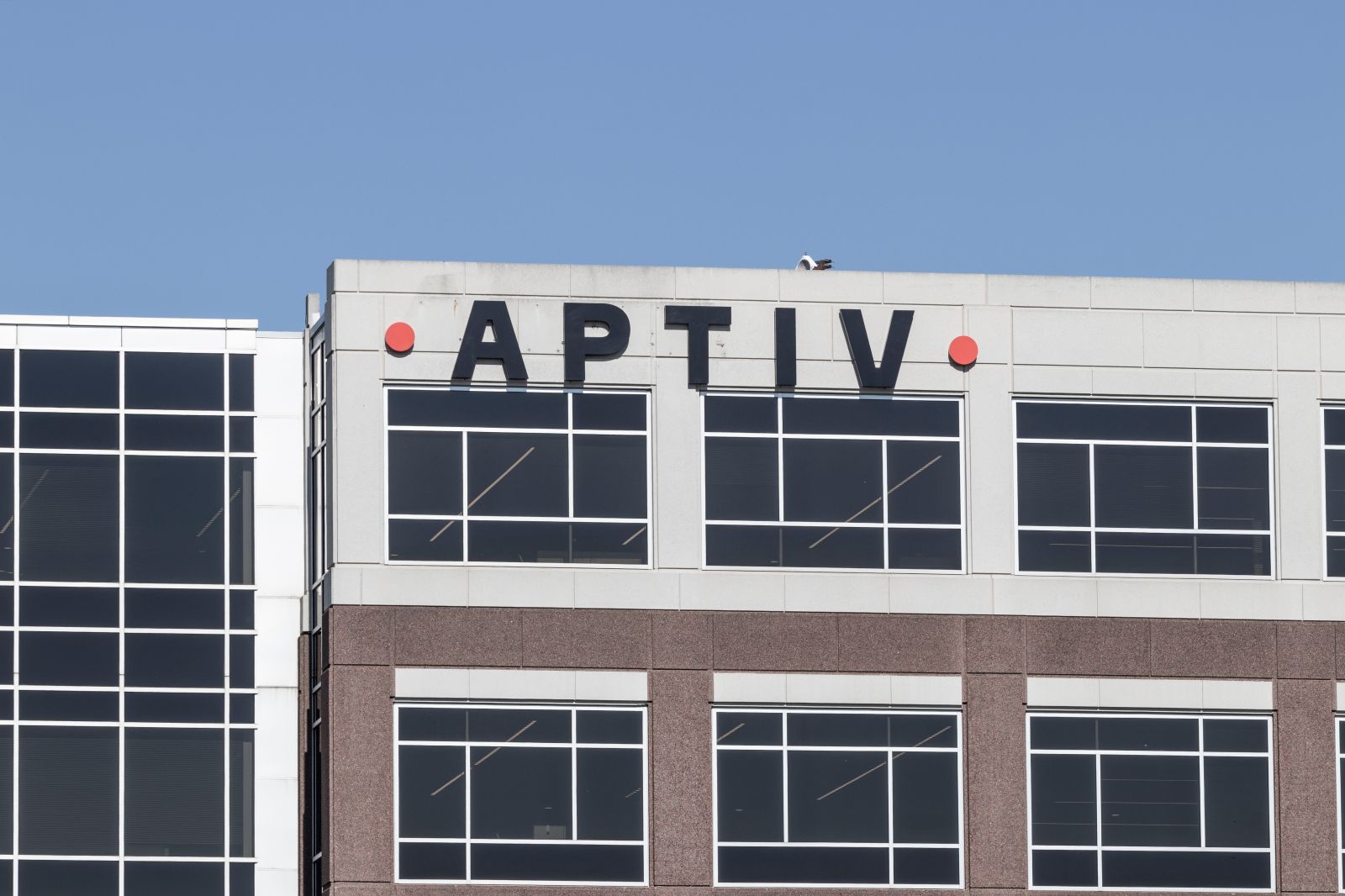 Is Wall Street Bullish or Bearish on Aptiv Stock?
