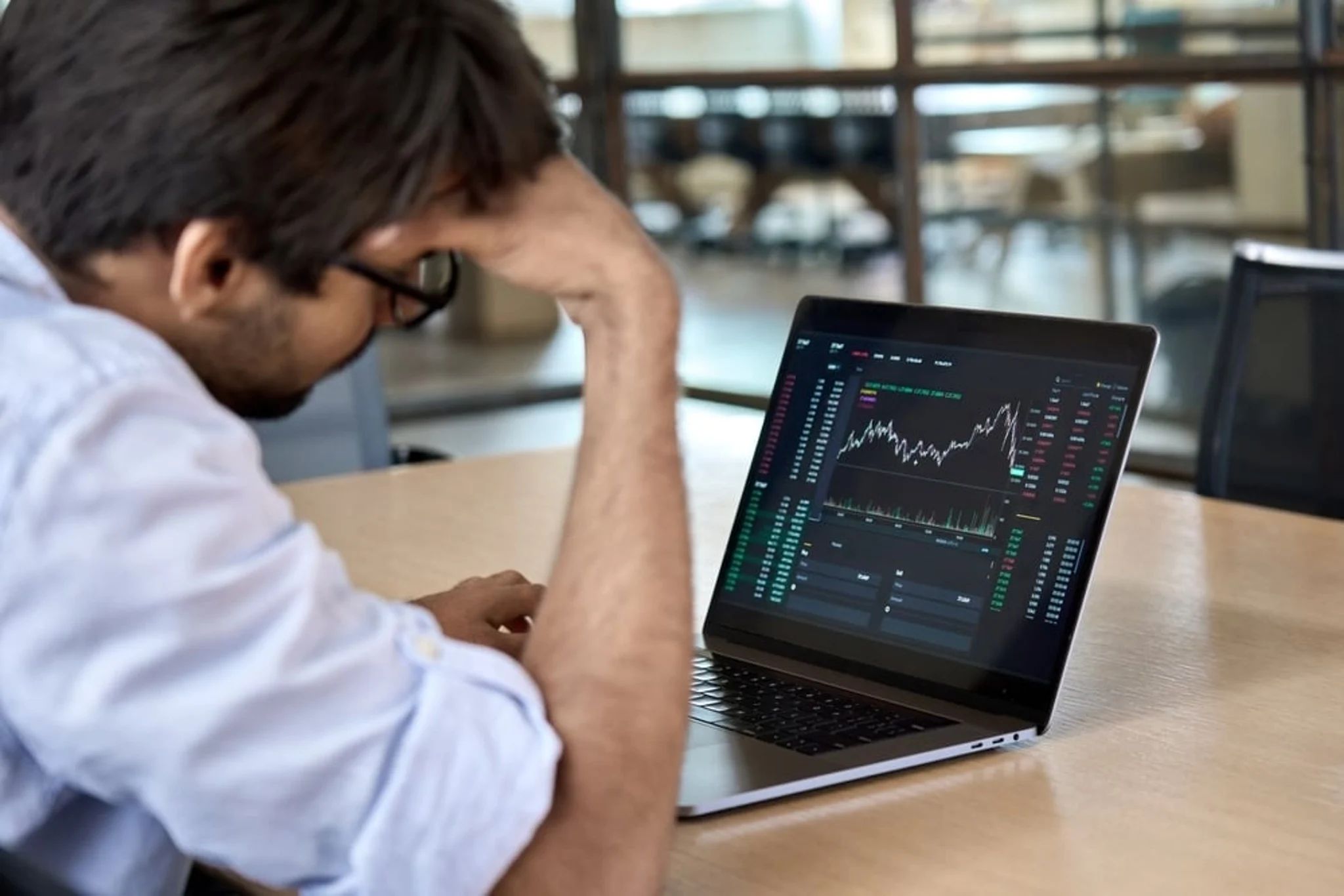 Prix du réseau Pi au plus bas malgré le pivot vers l'IA et les contrats intelligents | Benzinga France