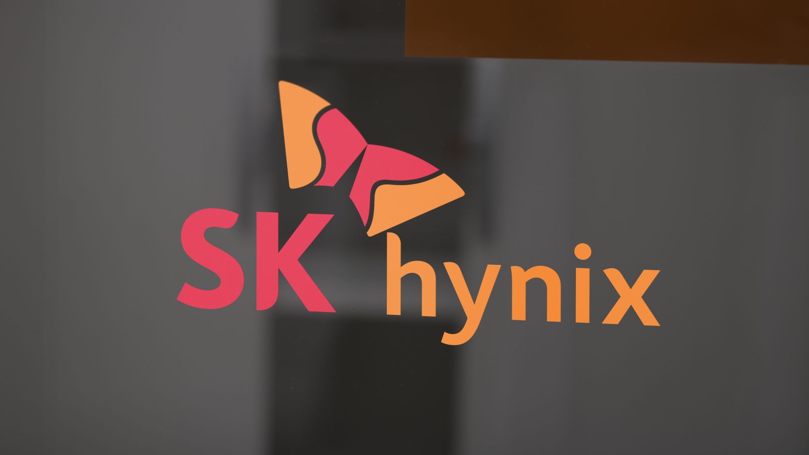 How to Play SKHY Stock Following the SK Hynix IPO