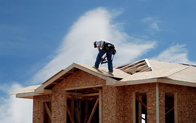 2 Homebuilders Navigating a Challenging Industry Backdrop