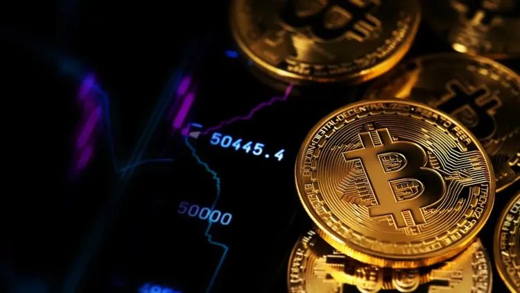 Bitcoin Forms Risky Head-And-Shoulders Pattern, Points To $44K Target