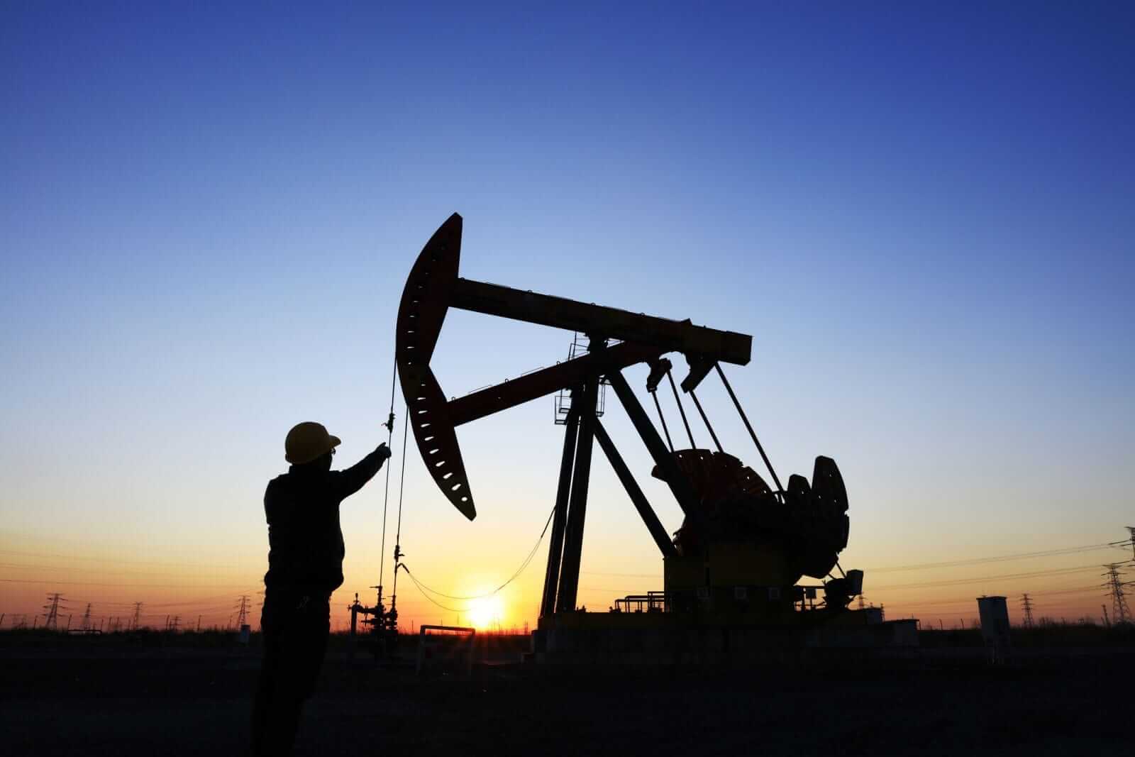 How Is SLB N.V.'s Stock Performance Compared to Other Energy Stocks