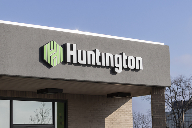 Huntington Q2 Earnings Match Estimates as NII & Fee Income Rise Y/Y