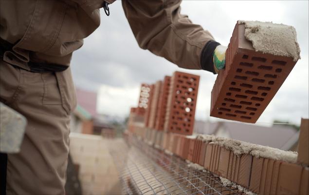 Quanta  and Builders FirstSource have been highlighted as Zacks Bull and Bear of the Day
