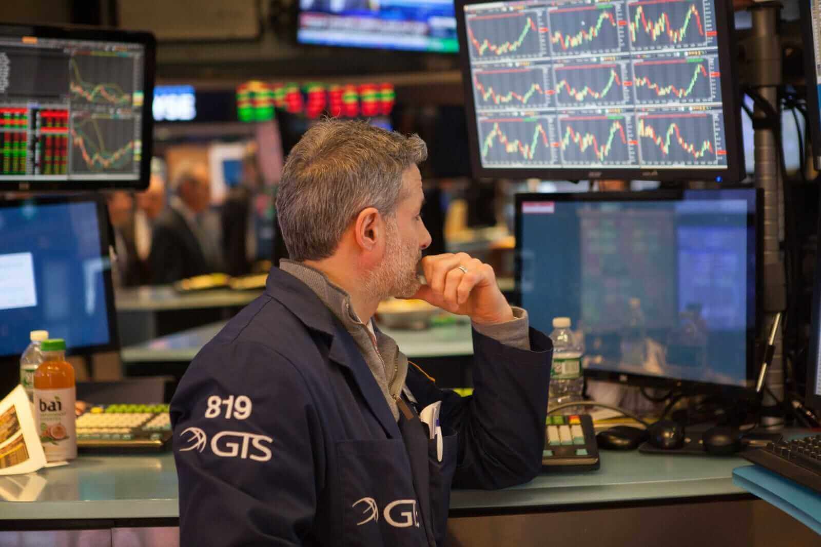 Stocks Set to Open Higher as Oil Sinks on U.S.-Iran Deal Hopes, Jobs Data and Earnings Awaited