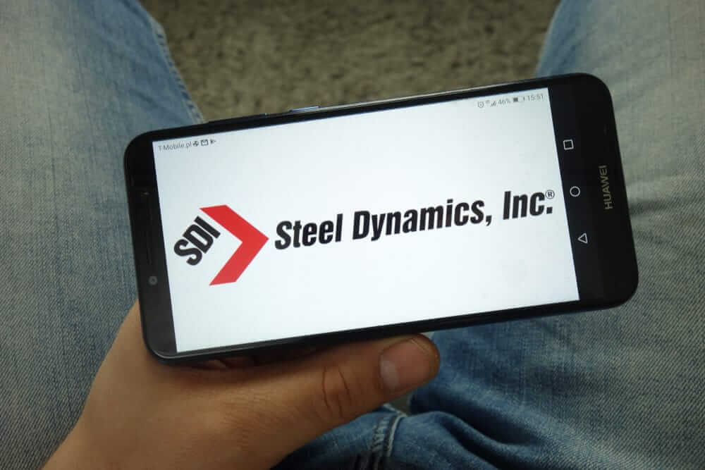 Is Wall Street Bullish or Bearish on Steel Dynamics Stock?
