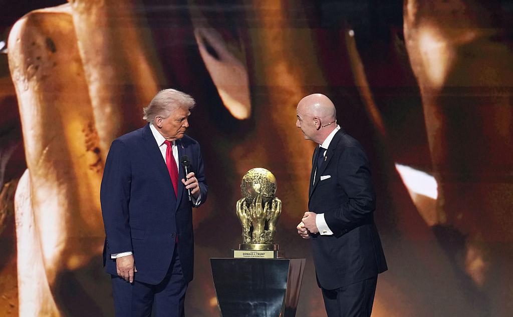 Депутаты Европарламента поддержали жалобу в ФИФА на «премию мира» Трампу