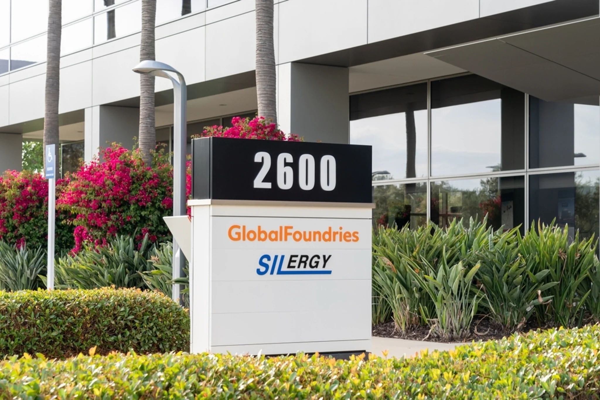 GlobalFoundries atteint son plus haut niveau en 52 semaines - Voici pourquoi | Benzinga France