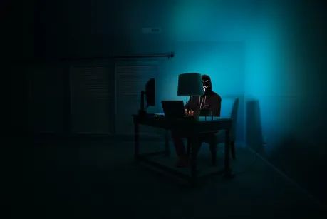 Detective on‑chain revela esquema Ponzi cripto de $150 millones y congelación de $41,5 millones