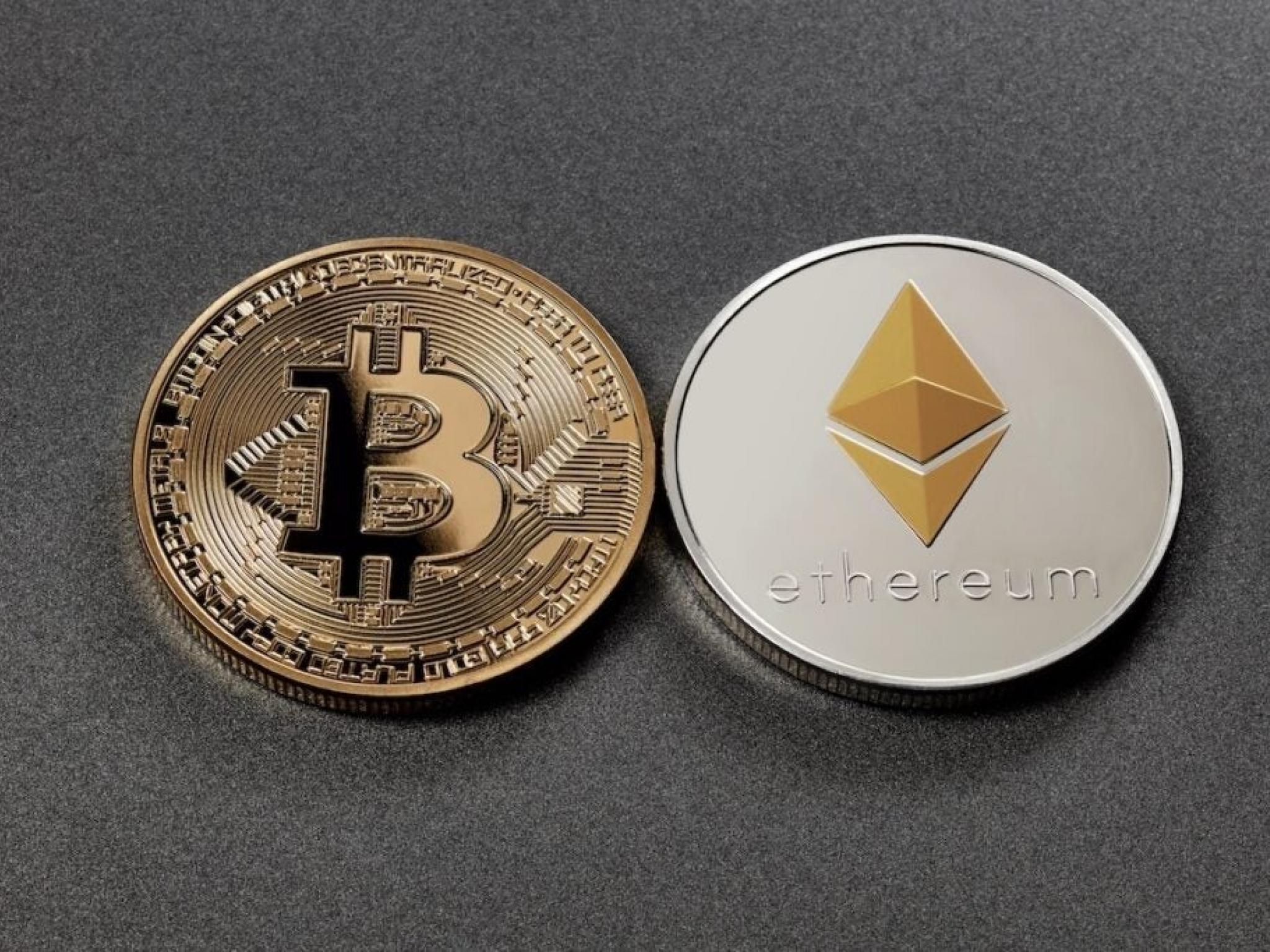 Michael Saylor, Nayib Bukele, Tom Lee restent fermes face à la vente massive de cryptomonnaies - Voici les entités achetant les baisses agressives de Bitcoin et d'Ethereum | Benzinga France