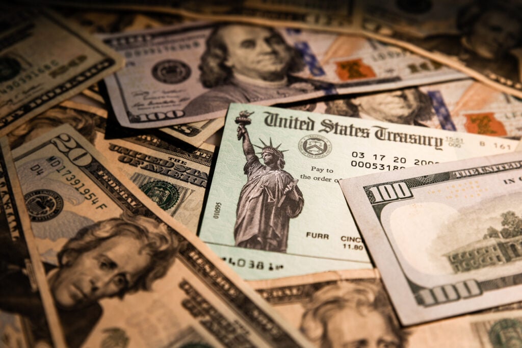 Wall Street's Most Accurate Analysts Give Their Take On 3 Tech Stocks Delivering High-Dividend Yields - A