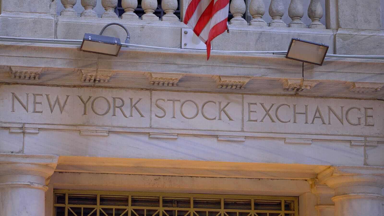 Stocks Settle Higher as a Weak Jobs Report Allays Rate Hike Fears