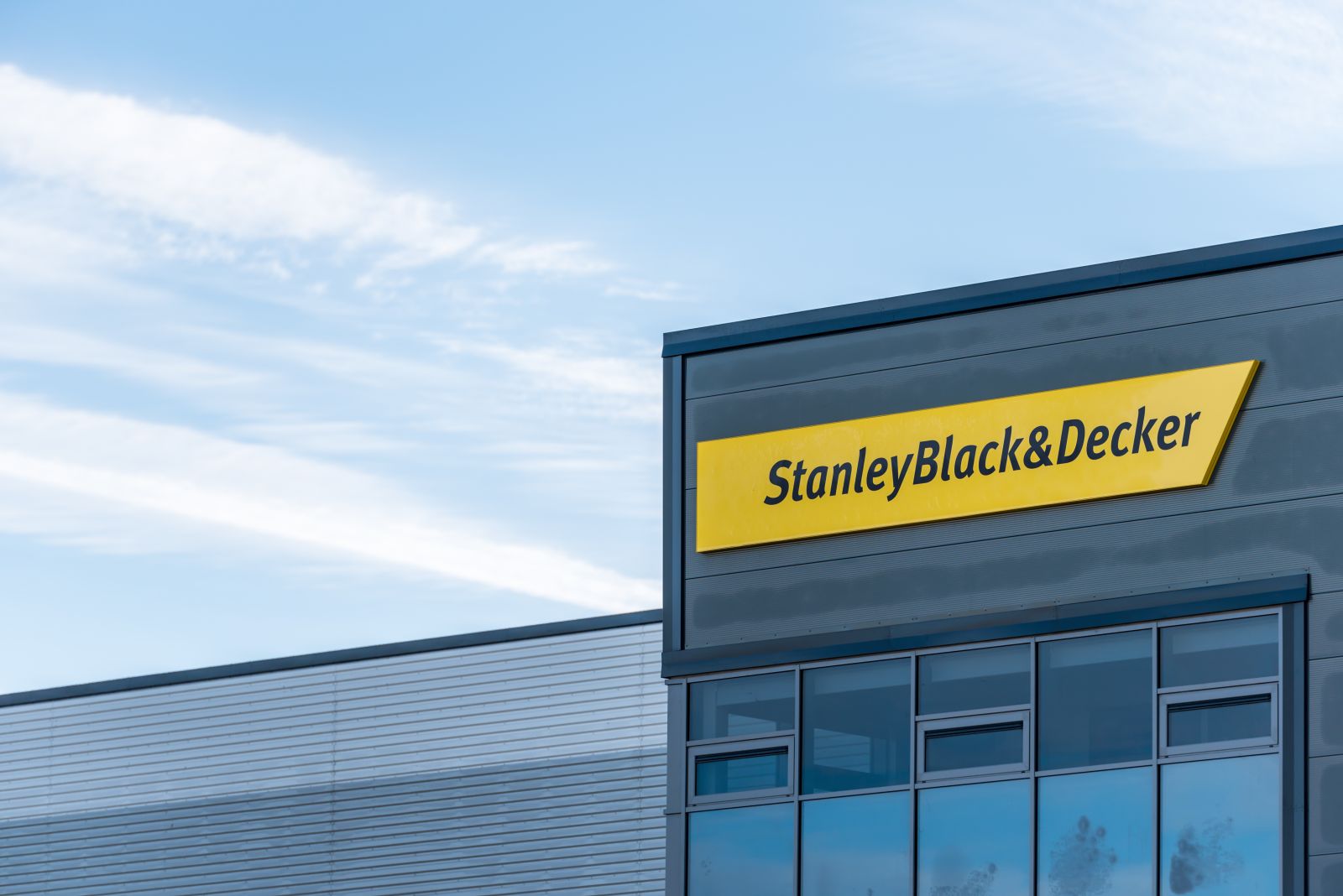 Is Wall Street Bullish or Bearish on Stanley Black & Decker Stock?