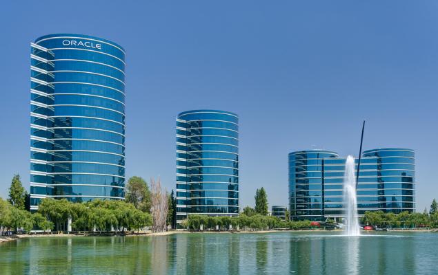 Should You Buy Oracle Stock Despite Its Big AI Data Center Bet?