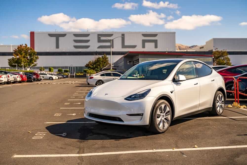 Everyone’s Turning Bearish on Tesla Ahead of SpaceX IPO. Be a Contrarian and Buy TSLA Stock Instead.