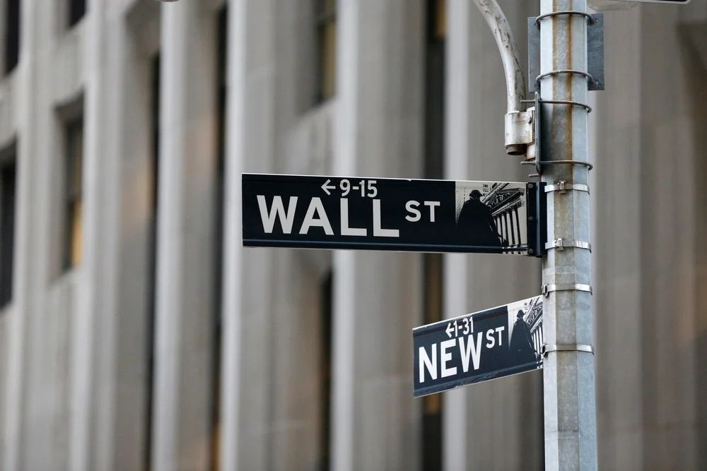 US Stocks Higher; Designer Brands Posts Upbeat Earnings - CaliberCos (NASDAQ:CWD), Designer Brands (NYSE:DBI)
