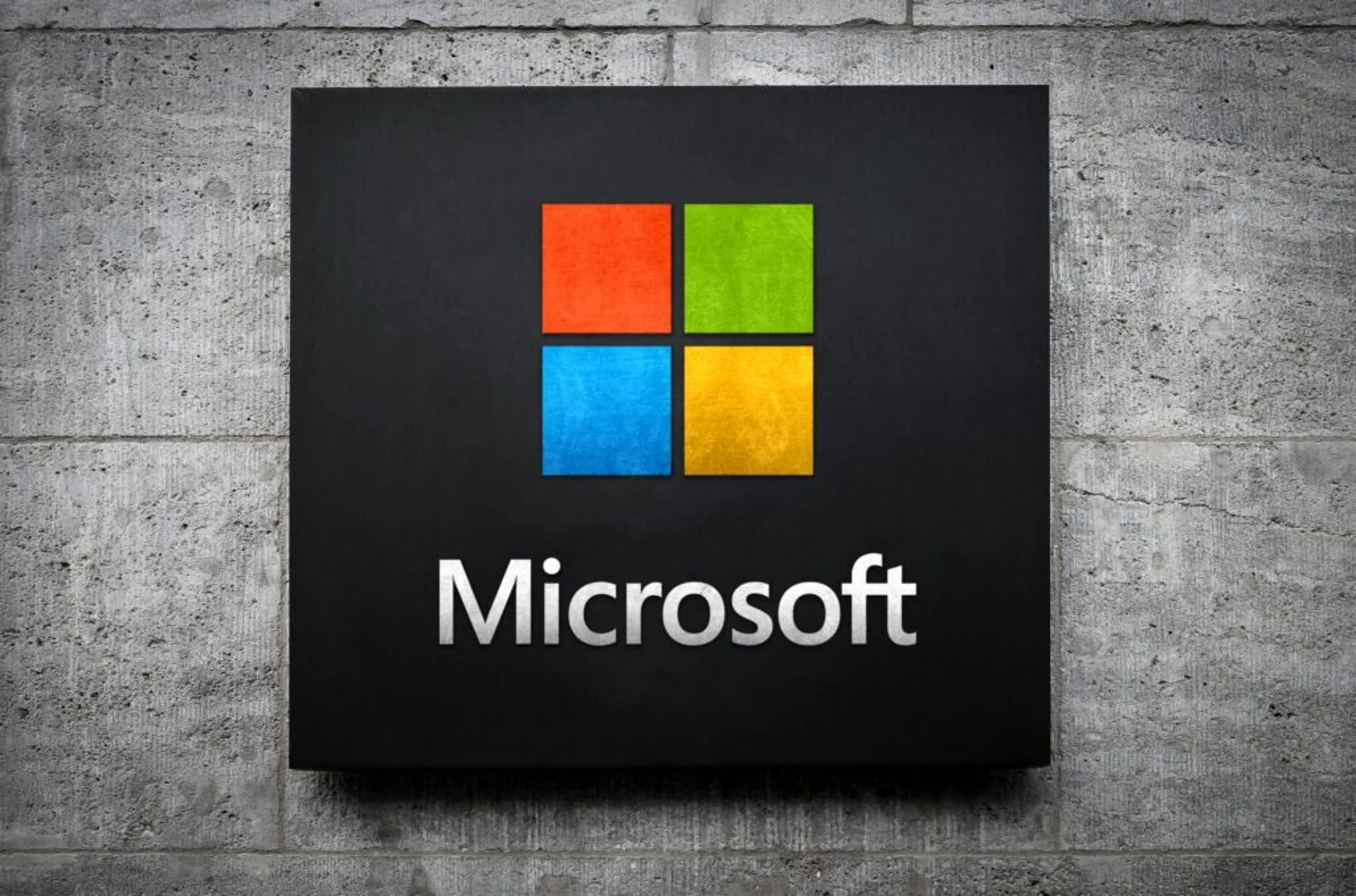 Microsoft et Amazon ne sont pas bon marché : un analyste affirme que les bénéfices sont une "illusion" causée par OpenAI et Anthropic qui dominent 50% du carnet de commandes du cloud. | Benzinga France